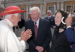 Pope & the Thatcher May 27 09.jpg